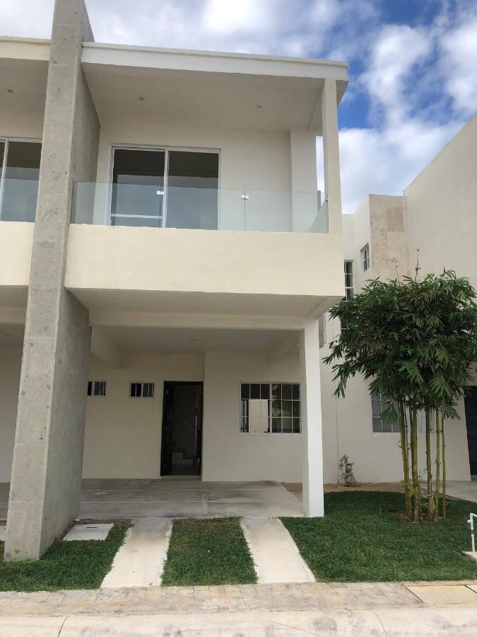 Cozy Family Vacation Home Near The Beach! بلايا ديل كارمن المظهر الخارجي الصورة